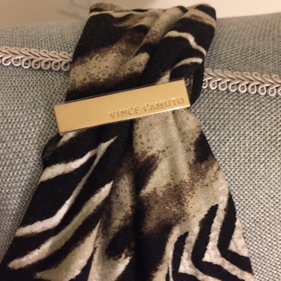 Vince Camuto Sleeveless Top w/Gold Metal Accents L - Picture 6 of 8